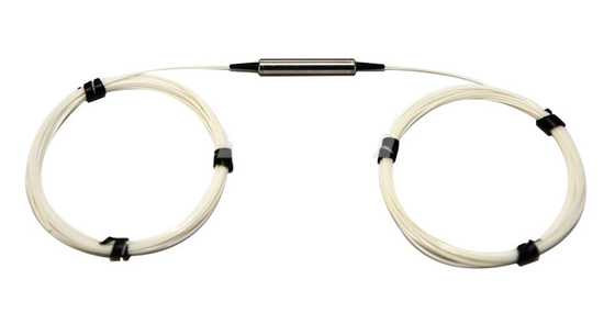 PM оптоволоконный изолятор Поляризация Поддержание оптоволоконного изолятора FC соединитель 1550nm